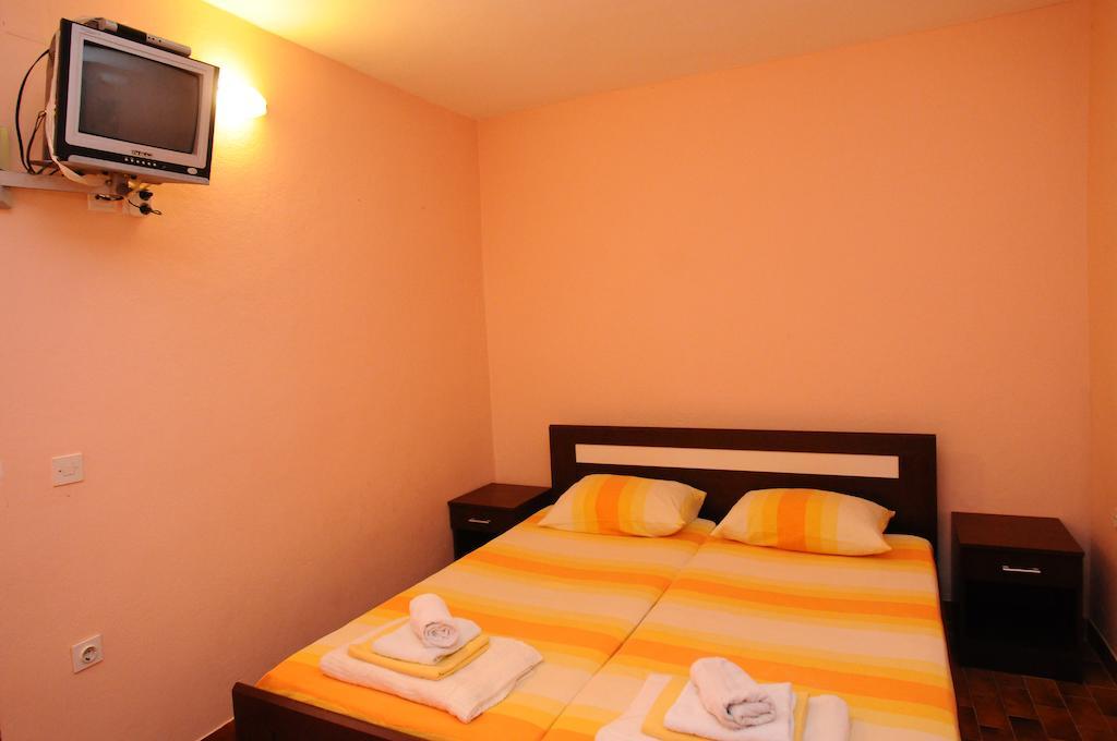 Vila Apartments Lidija Petrovac Chambre photo