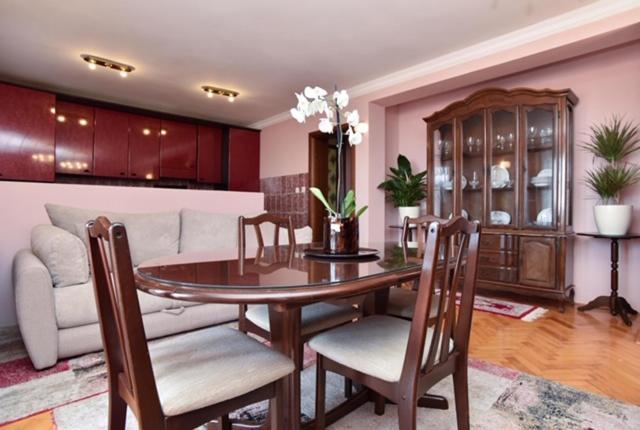 Vila Apartments Lidija Petrovac Extérieur photo