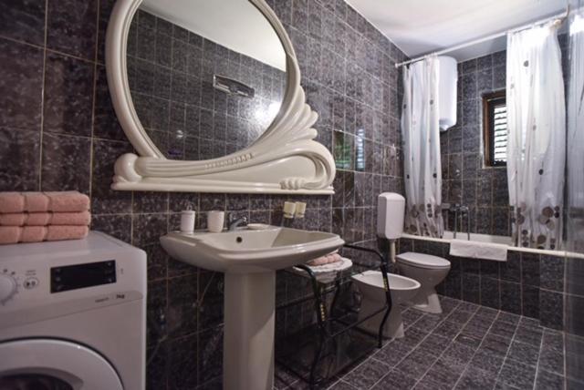 Vila Apartments Lidija Petrovac Extérieur photo