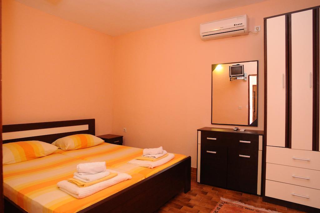 Vila Apartments Lidija Petrovac Chambre photo